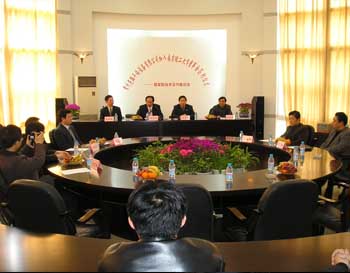 南京理工大學徐復銘校長抵常考察高新企業(yè)常州范群